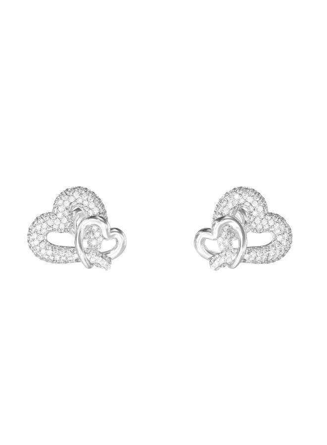 جس أقراط مرصعة بالقلوب